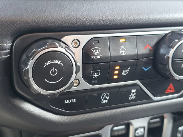 Used 2025 Jeep Wrangler Unlimited Sahara AWD/4WD image 17