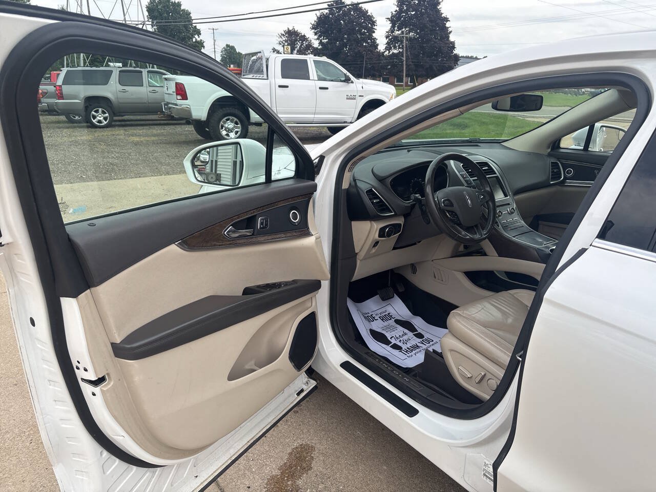 Used 2016 Lincoln MKX Select FWD image 12