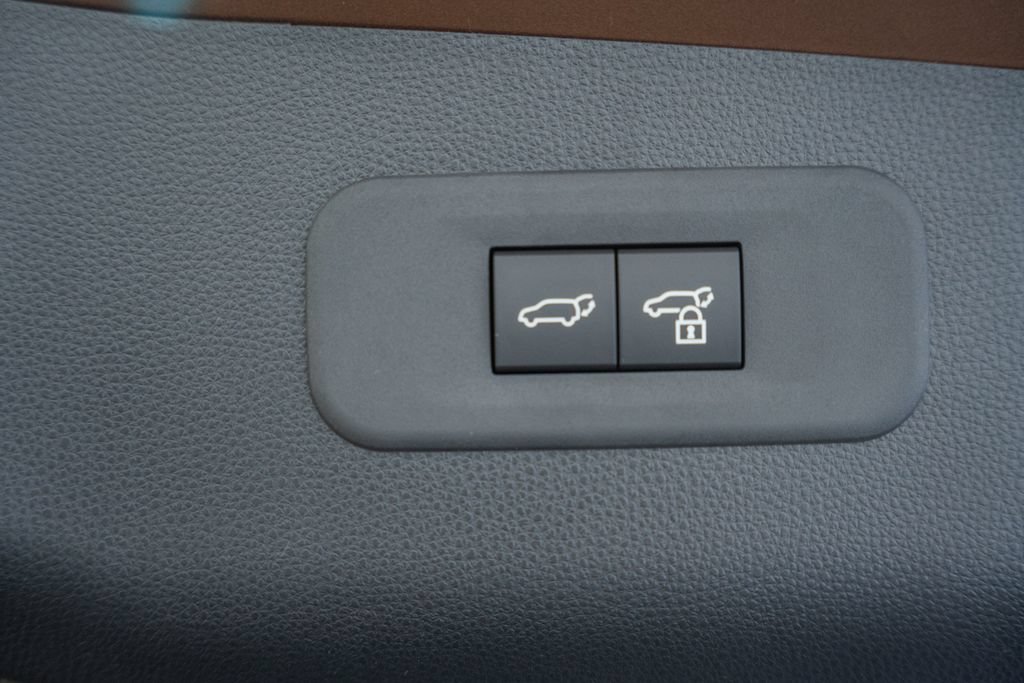 New 2026 Toyota Crown Signia AWD/4WD image 11