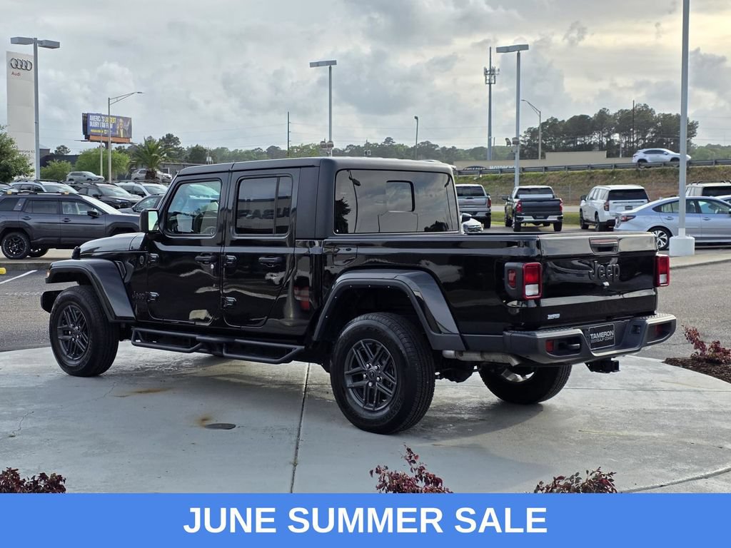 Used 2024 Jeep Gladiator Sport AWD/4WD image 4