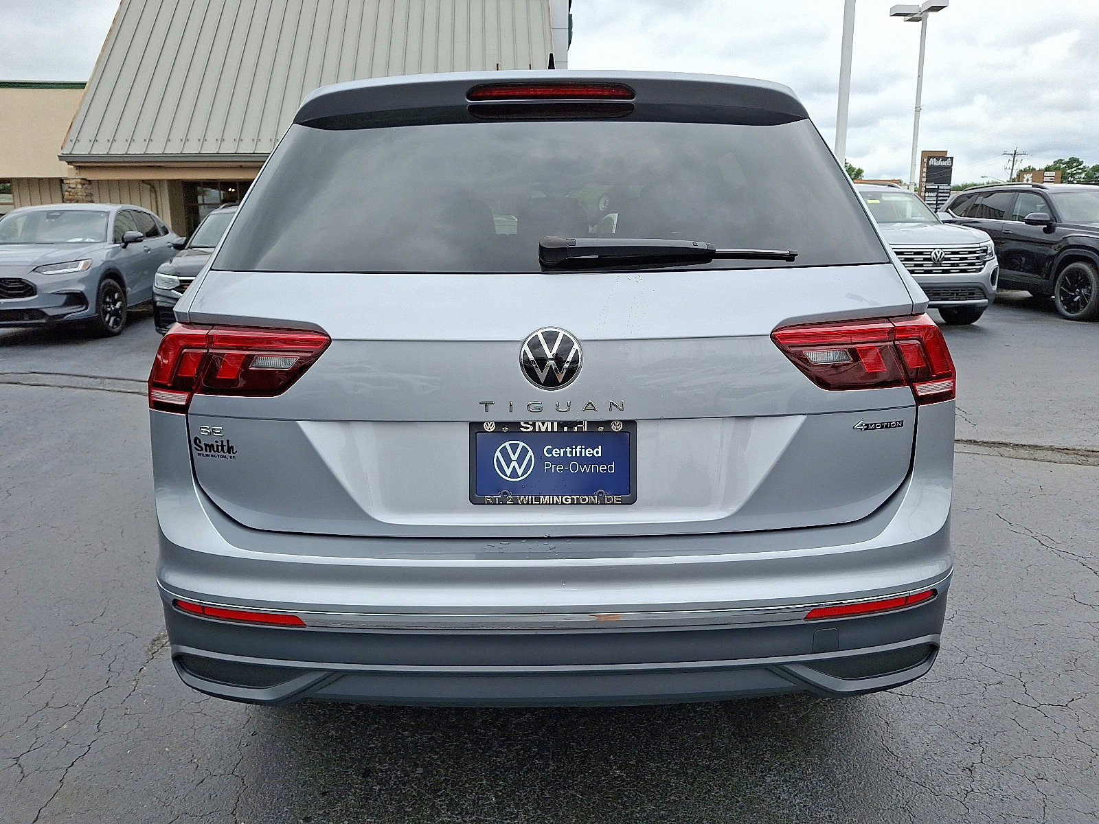 Certified 2024 Volkswagen Tiguan SE image 5