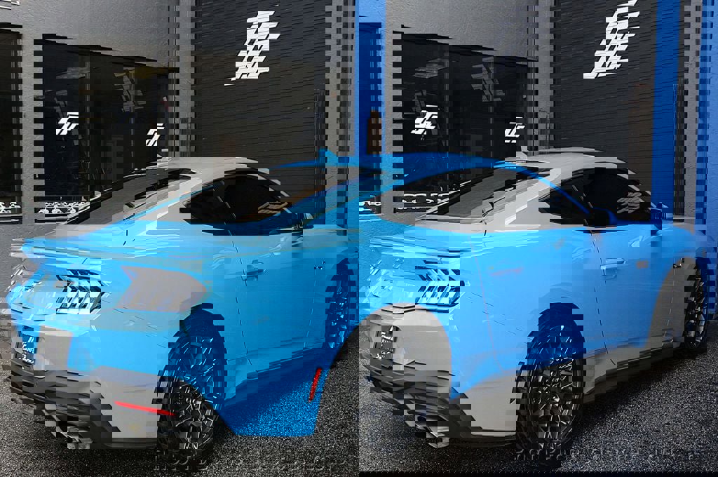 Used 2025 Ford Mustang GT image 6