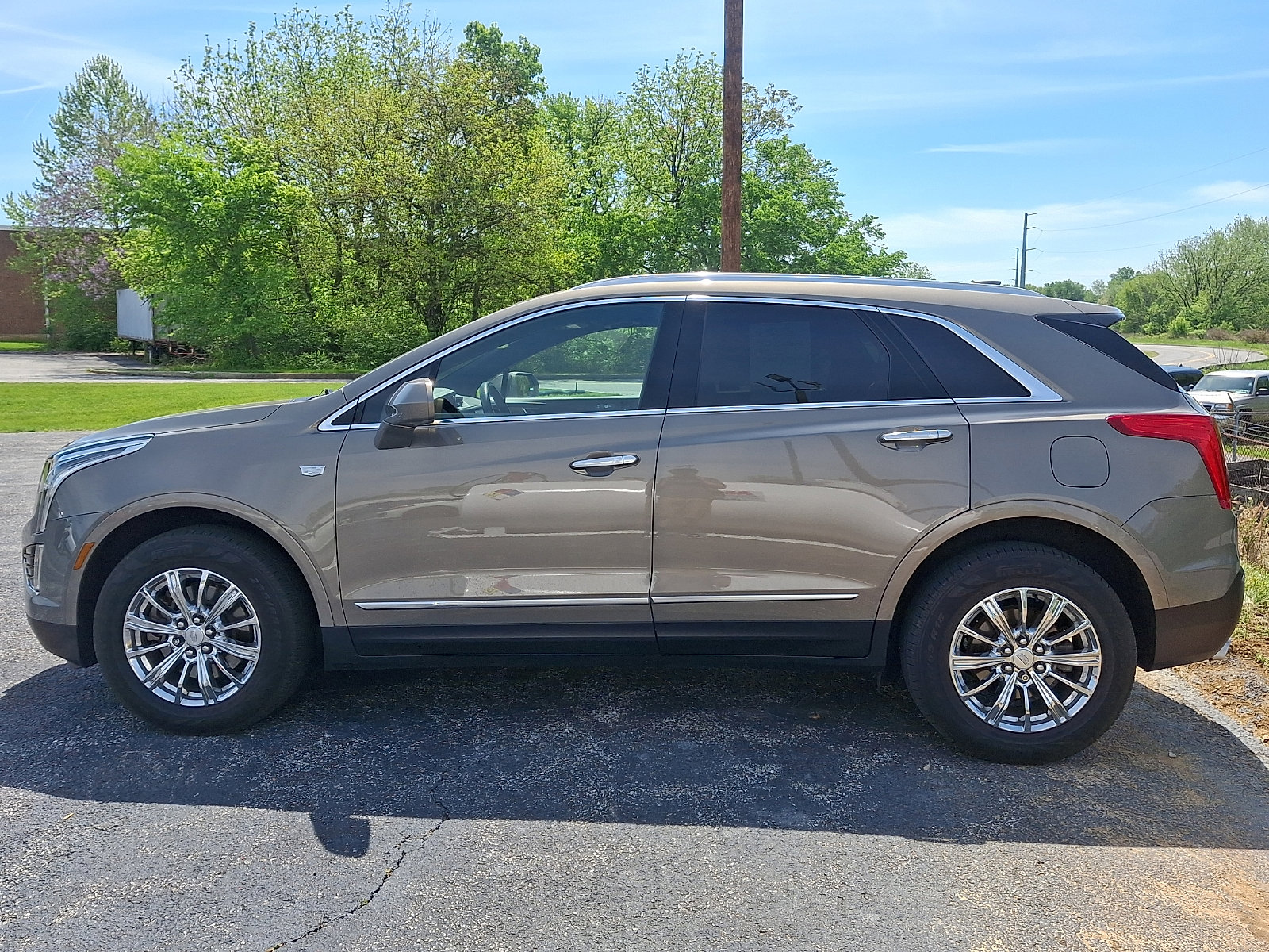 Used 2018 Cadillac XT5 Luxury w/ Driver Awareness Package FWD image 5