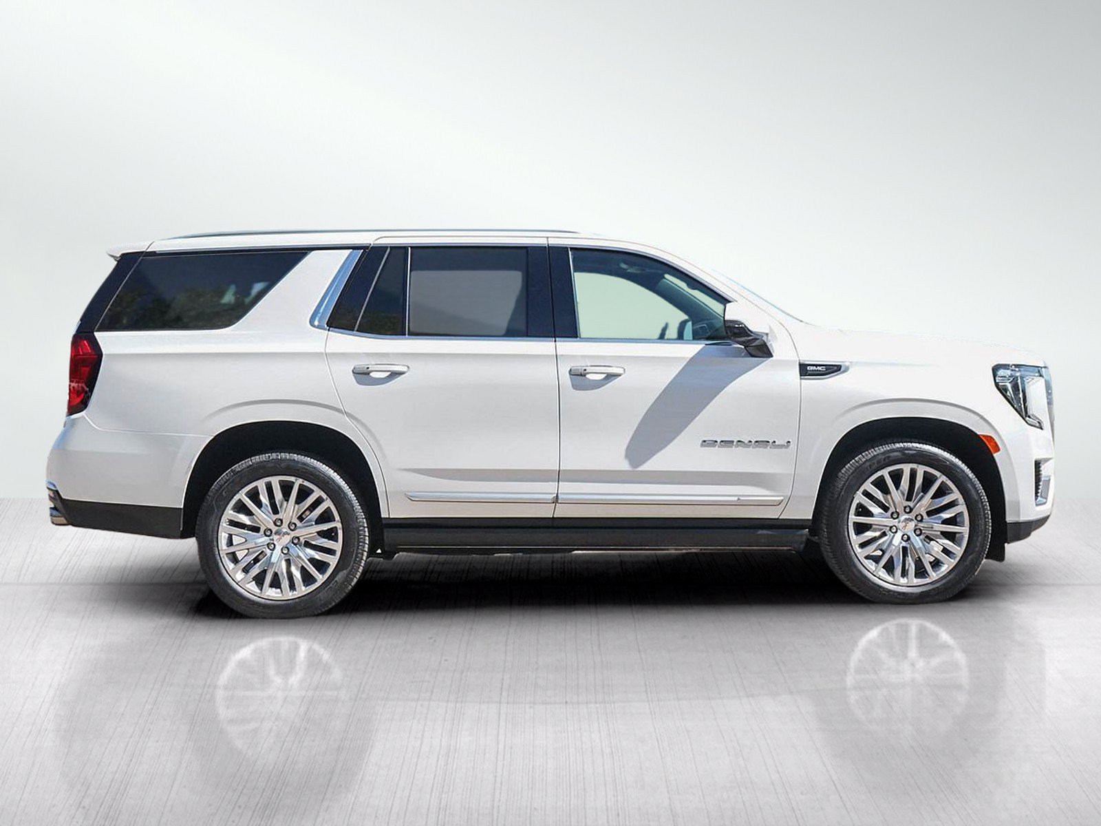 Used 2023 GMC Yukon Denali AWD/4WD image 6