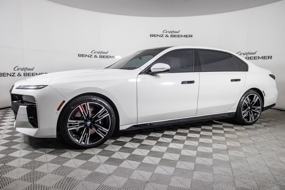 Used 2023 BMW 760i xDrive w/ Executive Package AWD/4WD image 8