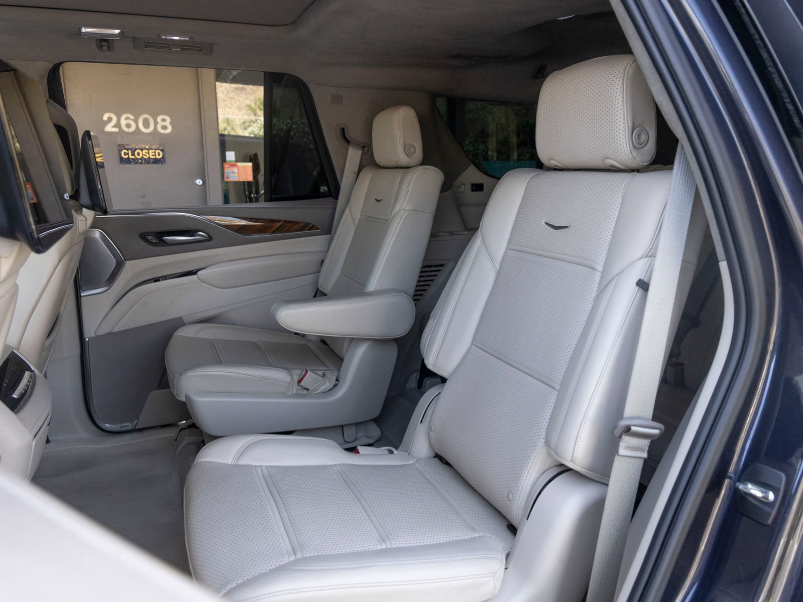 Used 2023 Cadillac Escalade Sport Platinum AWD/4WD image 19