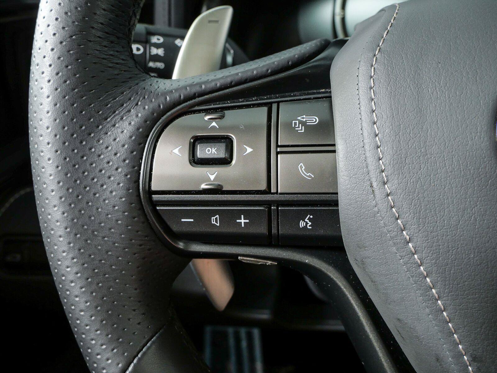 Used 2024 Lexus LC 500 Coupe w/ Sport Package RWD image 10