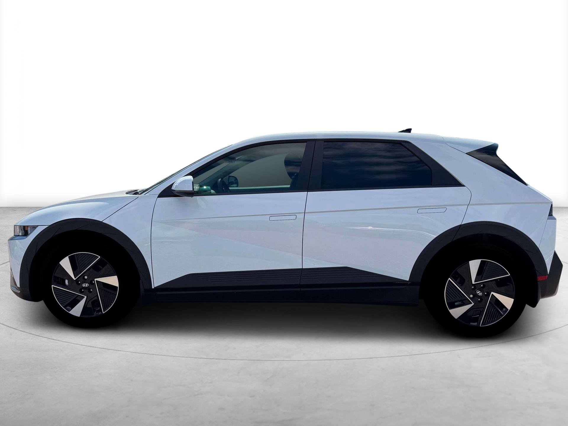 New 2026 Hyundai Ioniq 5 SEL RWD image 3