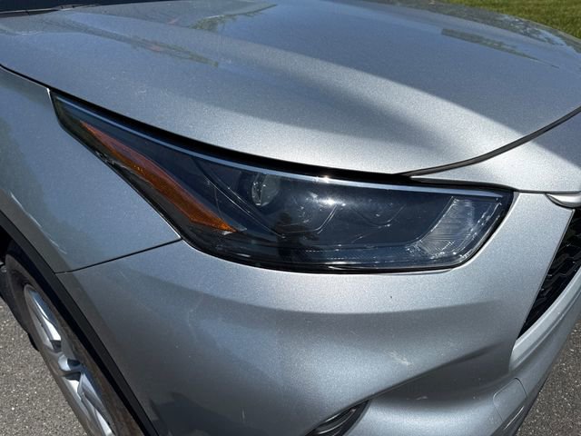 Used 2024 Toyota Highlander LE AWD/4WD image 12