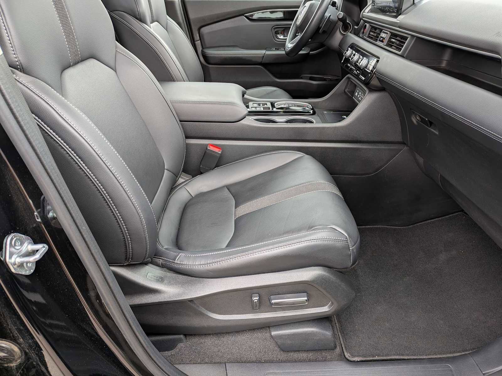 Certified 2023 Honda Pilot Touring image 20