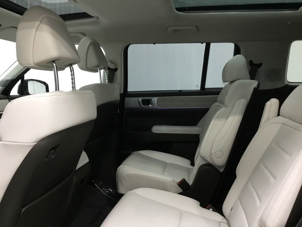 Used 2024 Hyundai Santa Fe Calligraphy image 13