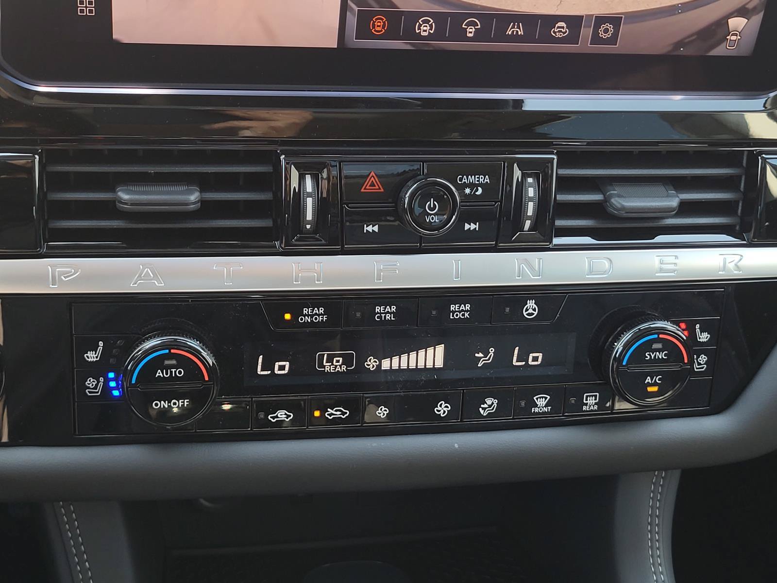 New 2026 Nissan Pathfinder Platinum w/ Accent Package FWD image 24