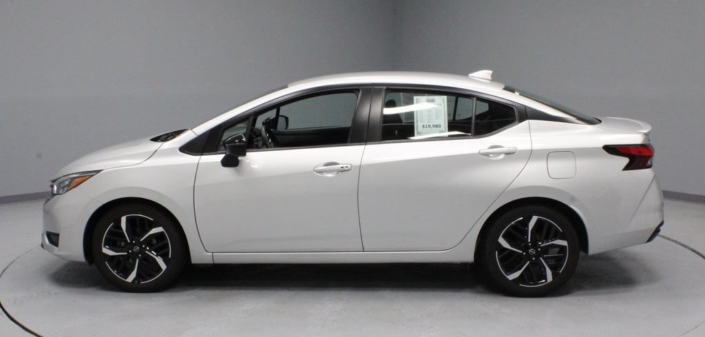 Certified 2024 Nissan Versa SR FWD image 5