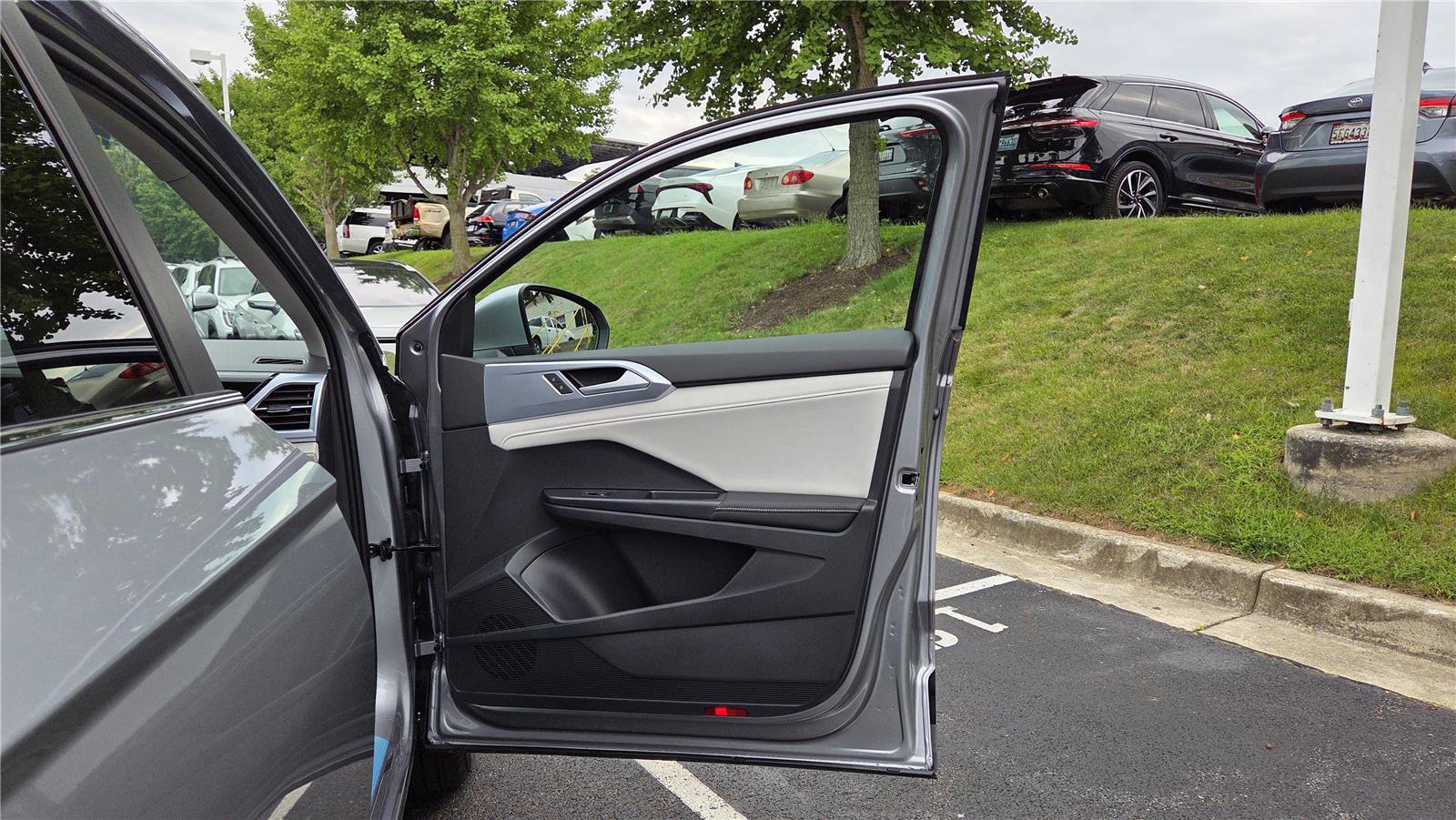 New 2026 Volkswagen Taos SE AWD/4WD image 29