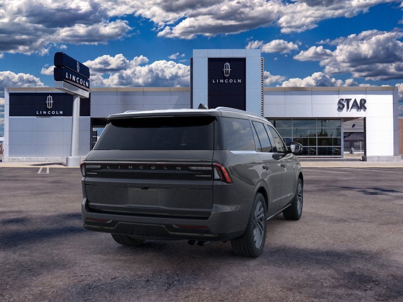 New 2026 Lincoln Navigator Reserve AWD/4WD image 8