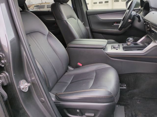 Used 2024 MAZDA CX-90 3.3 Turbo w/ Preferred Plus AWD/4WD image 24