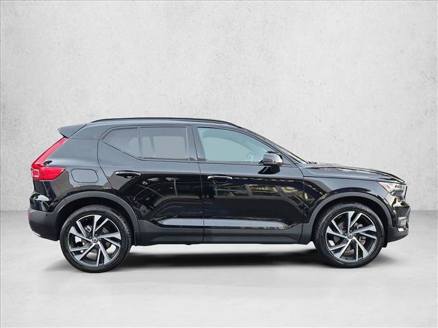 Used 2019 Volvo XC40 T5 R-Design AWD/4WD image 3