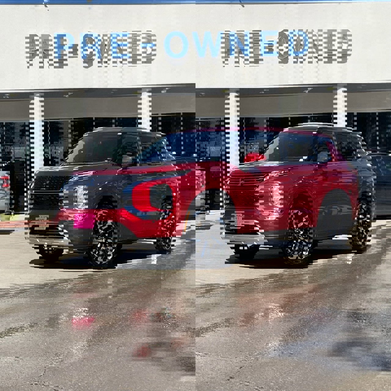 Used 2024 Mitsubishi Outlander SE image 2