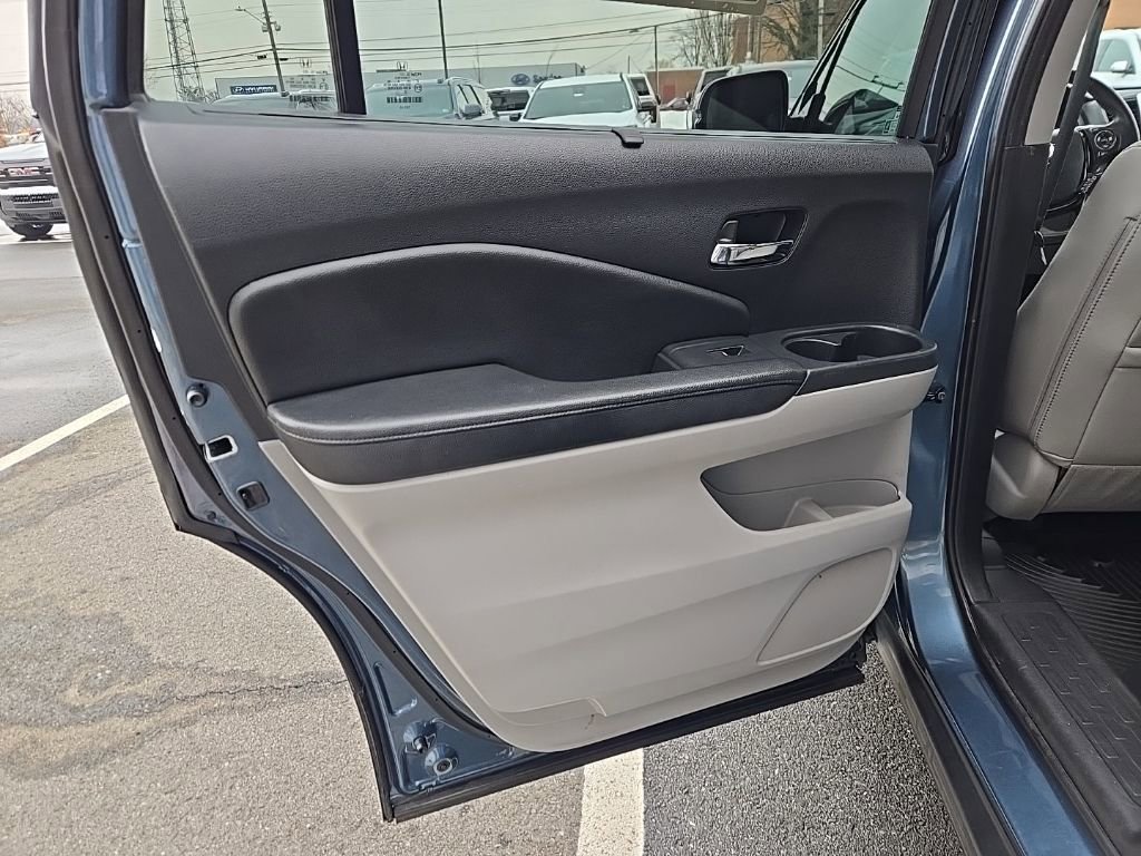 Used 2018 Honda Pilot Touring image 45