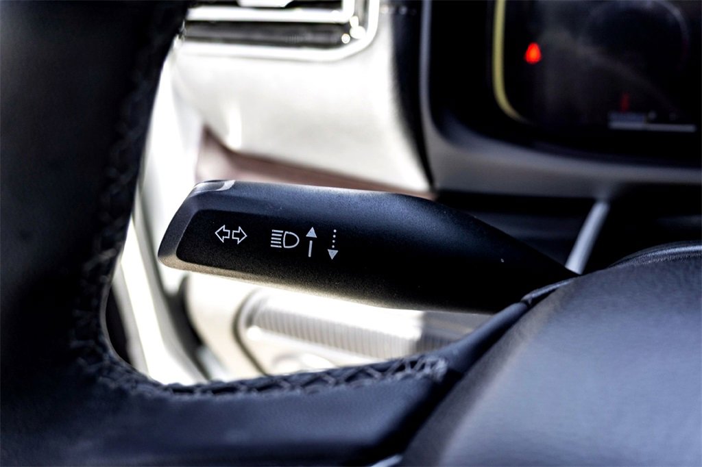 Used 2023 Jeep Wagoneer 4WD image 19