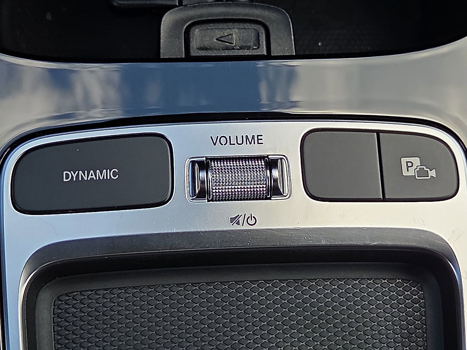 Used 2025 Mercedes-Benz GLB 250 4MATIC image 17