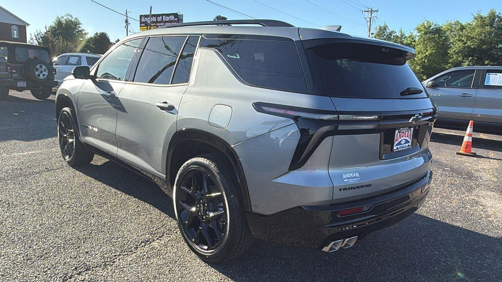 New 2026 Chevrolet Traverse RS image 7