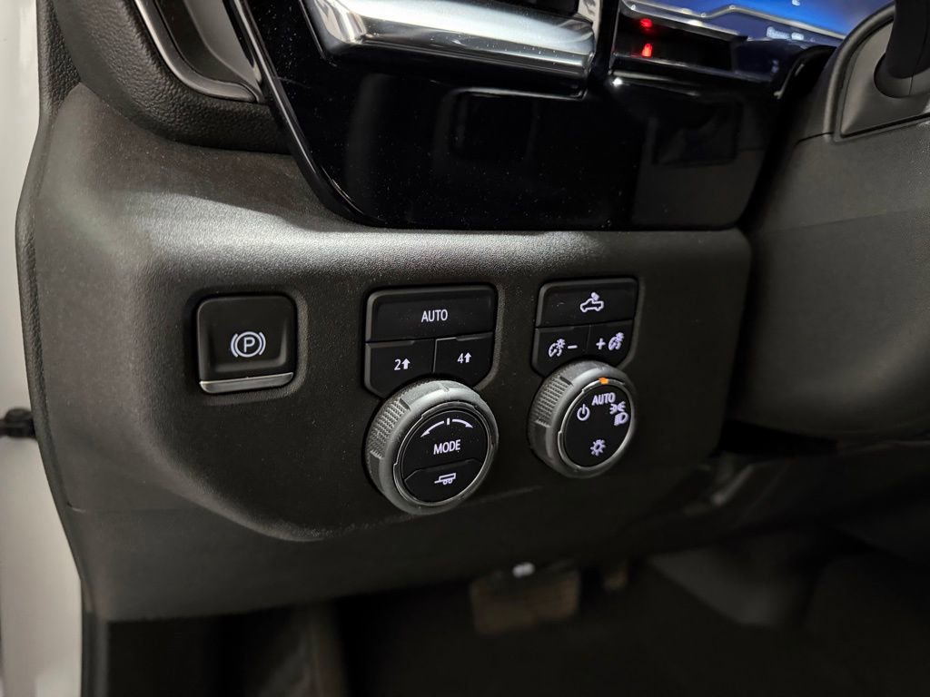 Used 2024 Chevrolet Silverado 1500 LT image 4