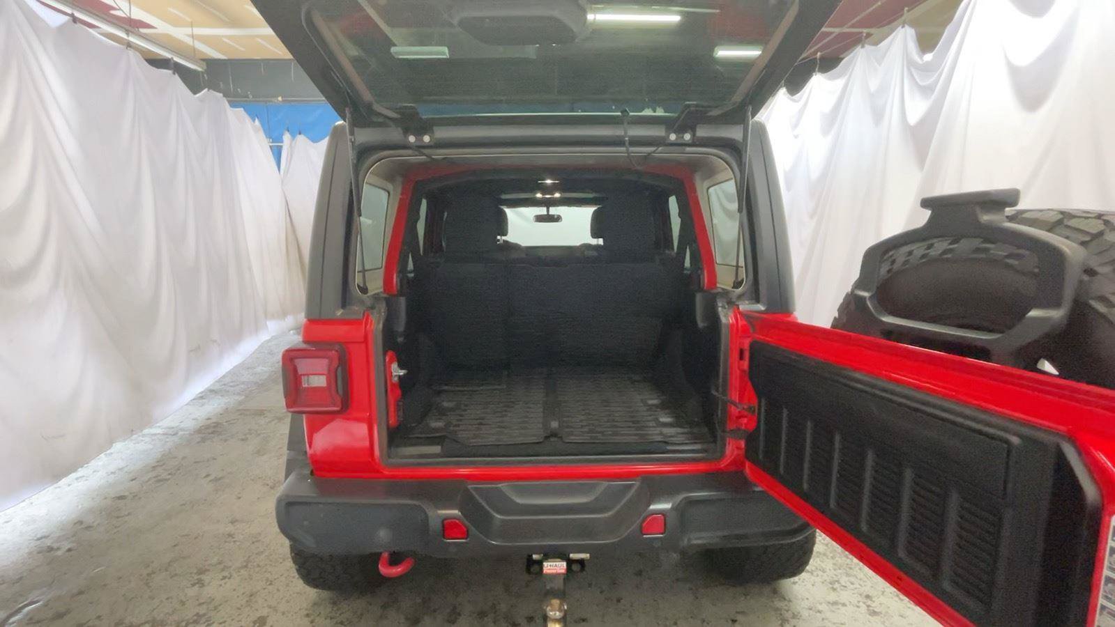 Used 2019 Jeep Wrangler Unlimited Rubicon w/ Dual Top Group AWD/4WD image 19