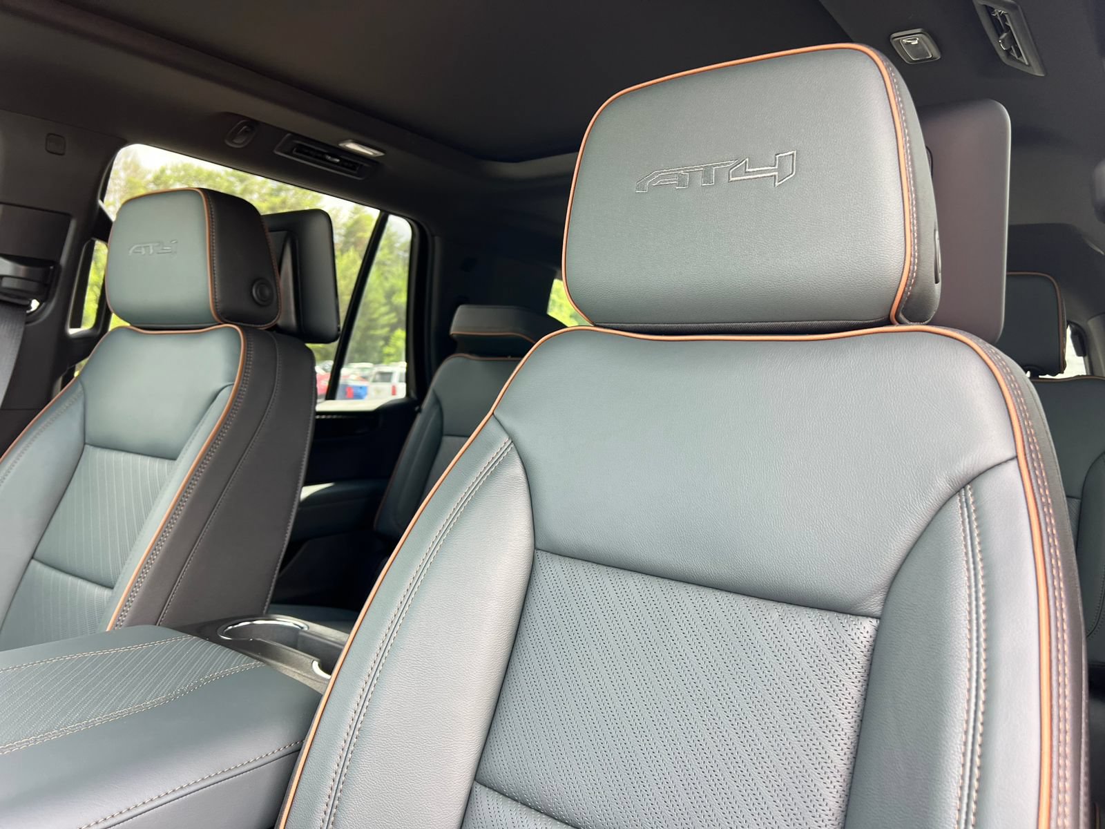 New 2026 GMC Yukon AT4 w/ AT4 Premium Plus Package AWD/4WD image 13