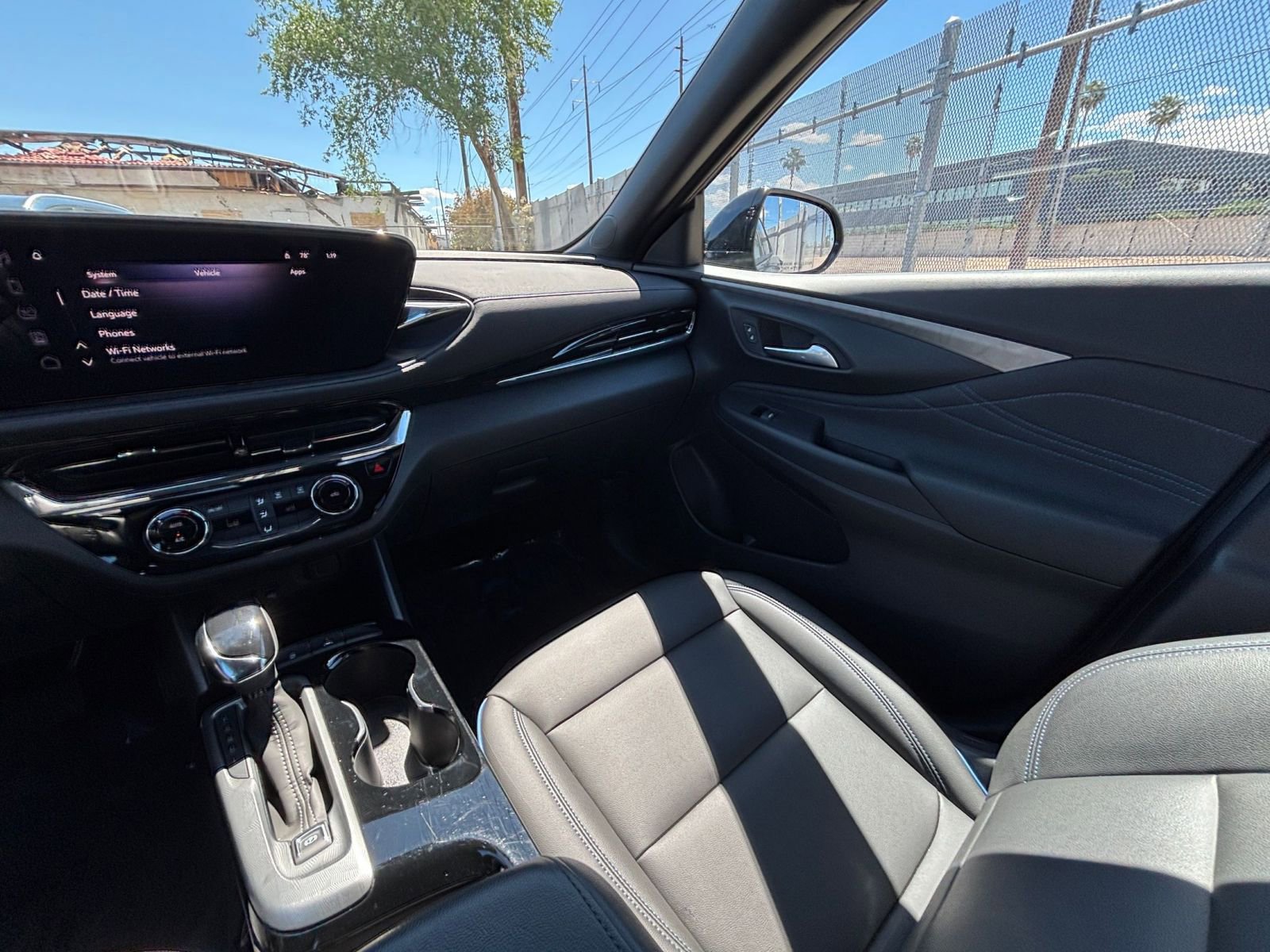 Used 2025 Buick Envista Sport Touring image 34