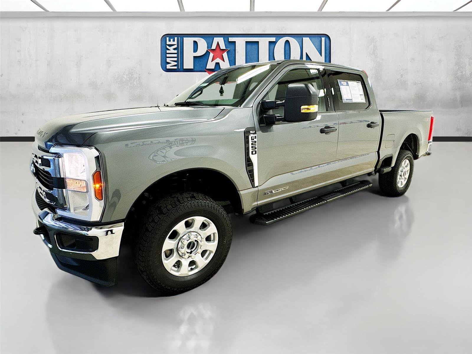 Used 2024 Ford F250 XLT AWD/4WD image 3