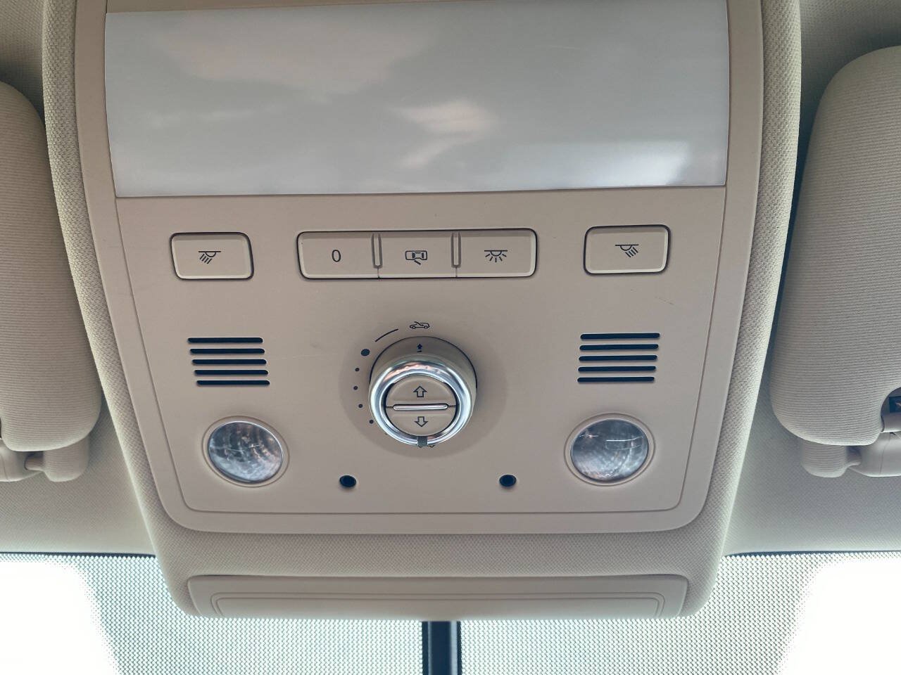 Used 2014 Volkswagen Touareg TDI AWD/4WD image 21