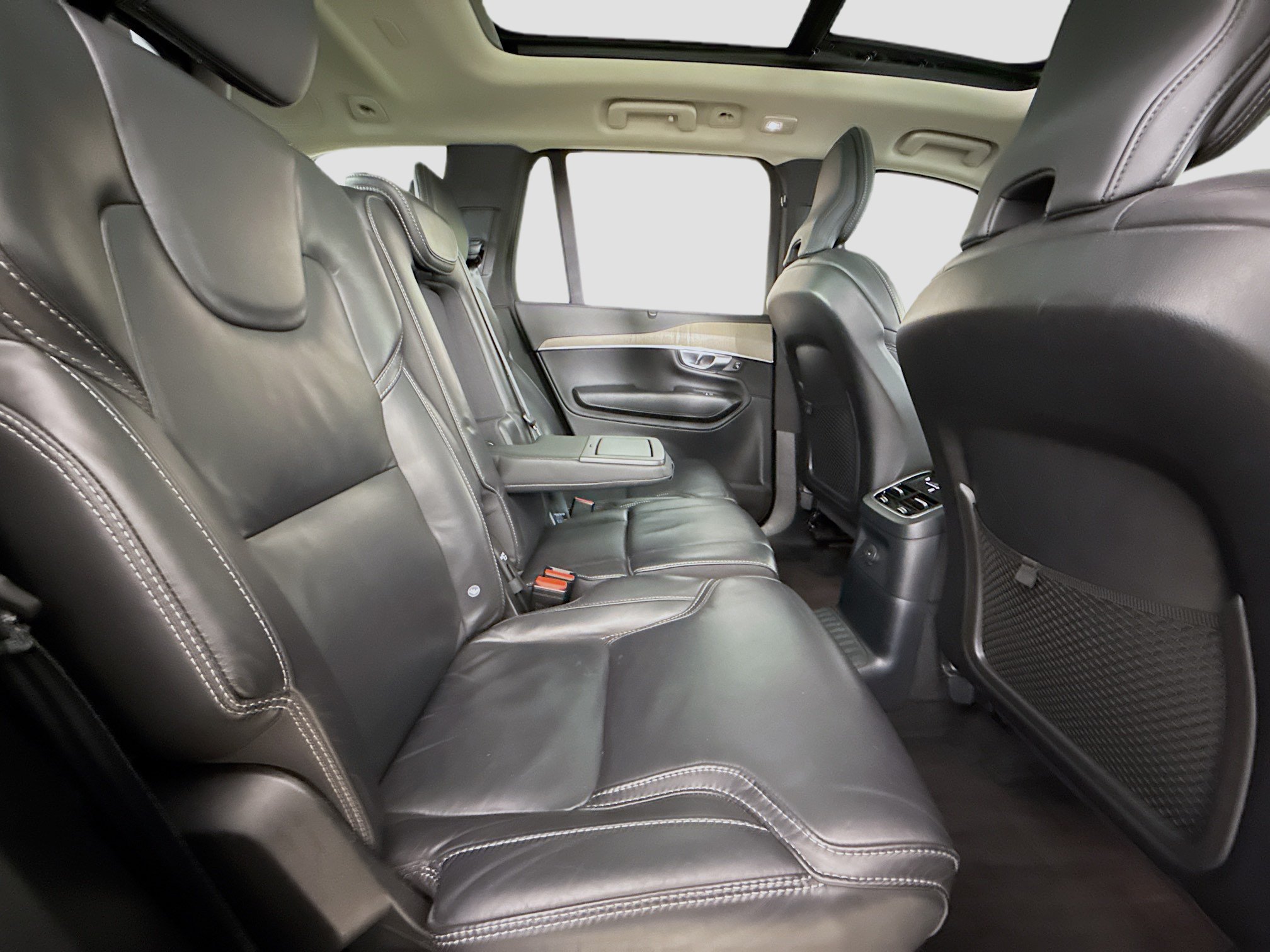 Used 2024 Volvo XC90 T8 Ultimate w/ Protection Package Premier AWD/4WD image 30