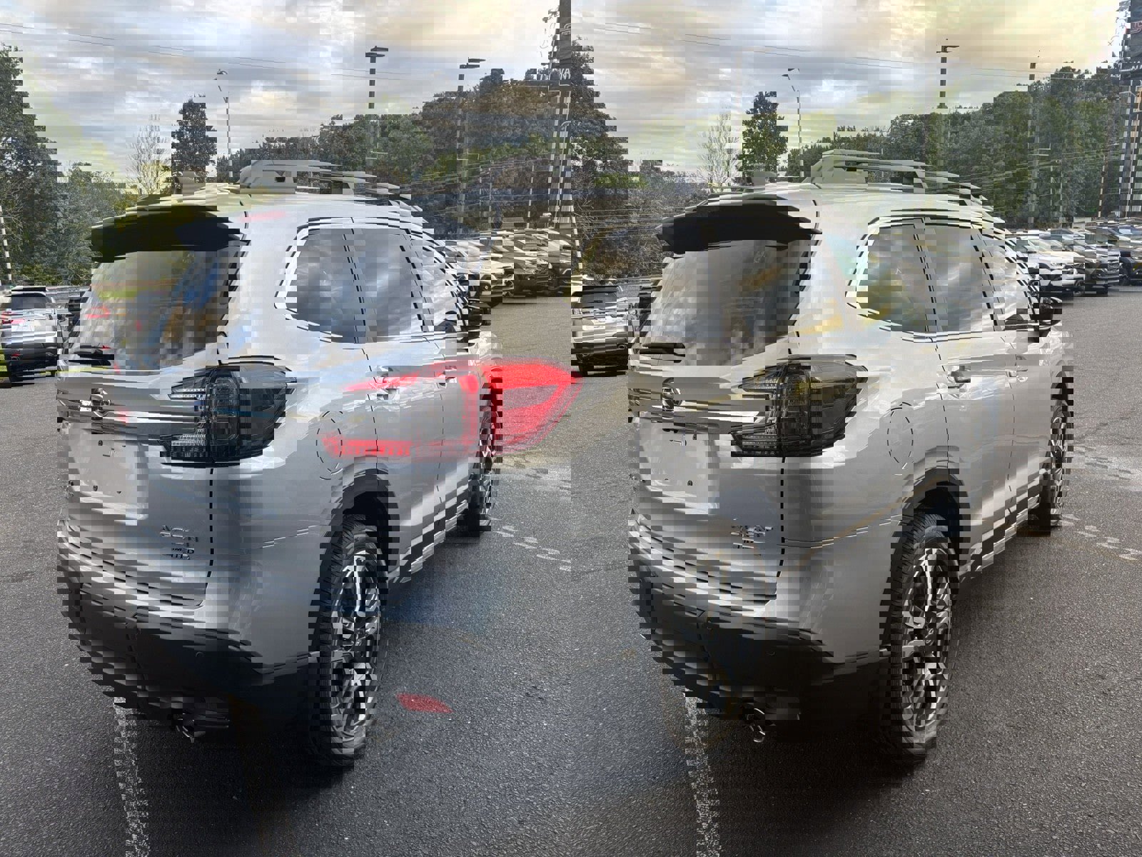 New 2025 Subaru Ascent Limited image 3