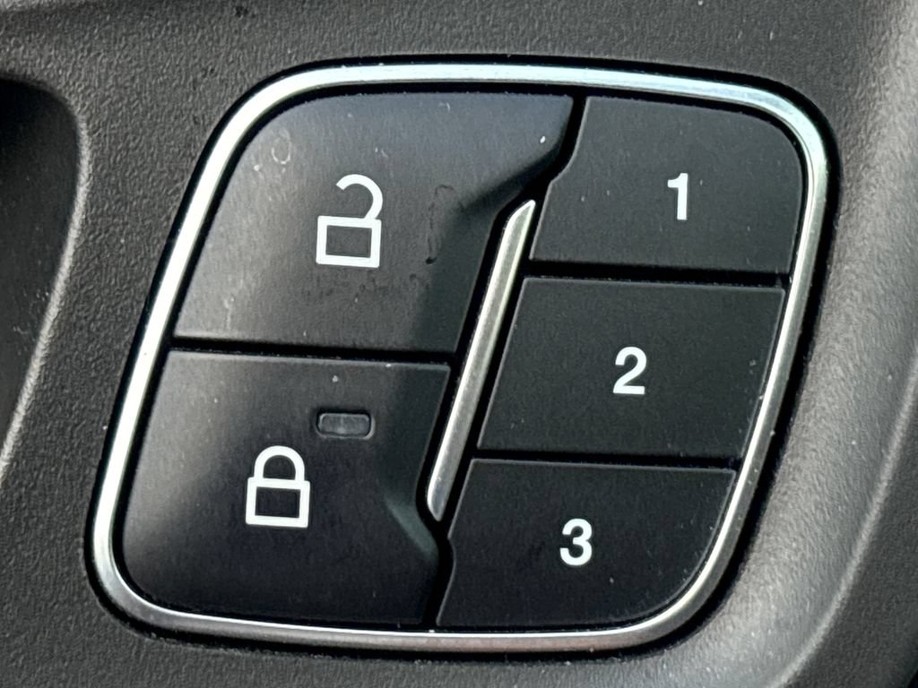 Certified 2019 Ford Escape Titanium AWD/4WD image 18