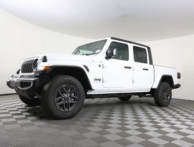 New 2025 Jeep Gladiator Sport