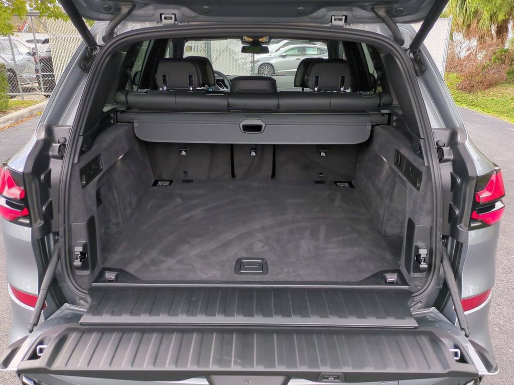 Used 2026 BMW X5 sDrive40i image 13