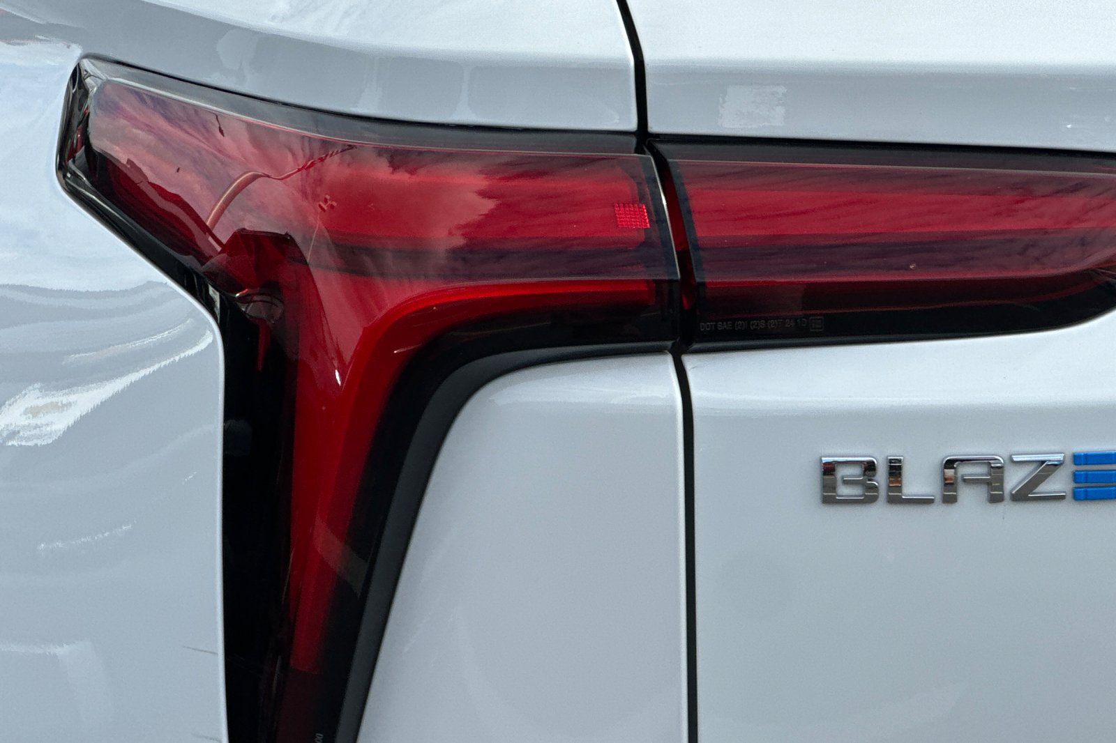 Used 2024 Chevrolet Blazer EV LT AWD/4WD image 44