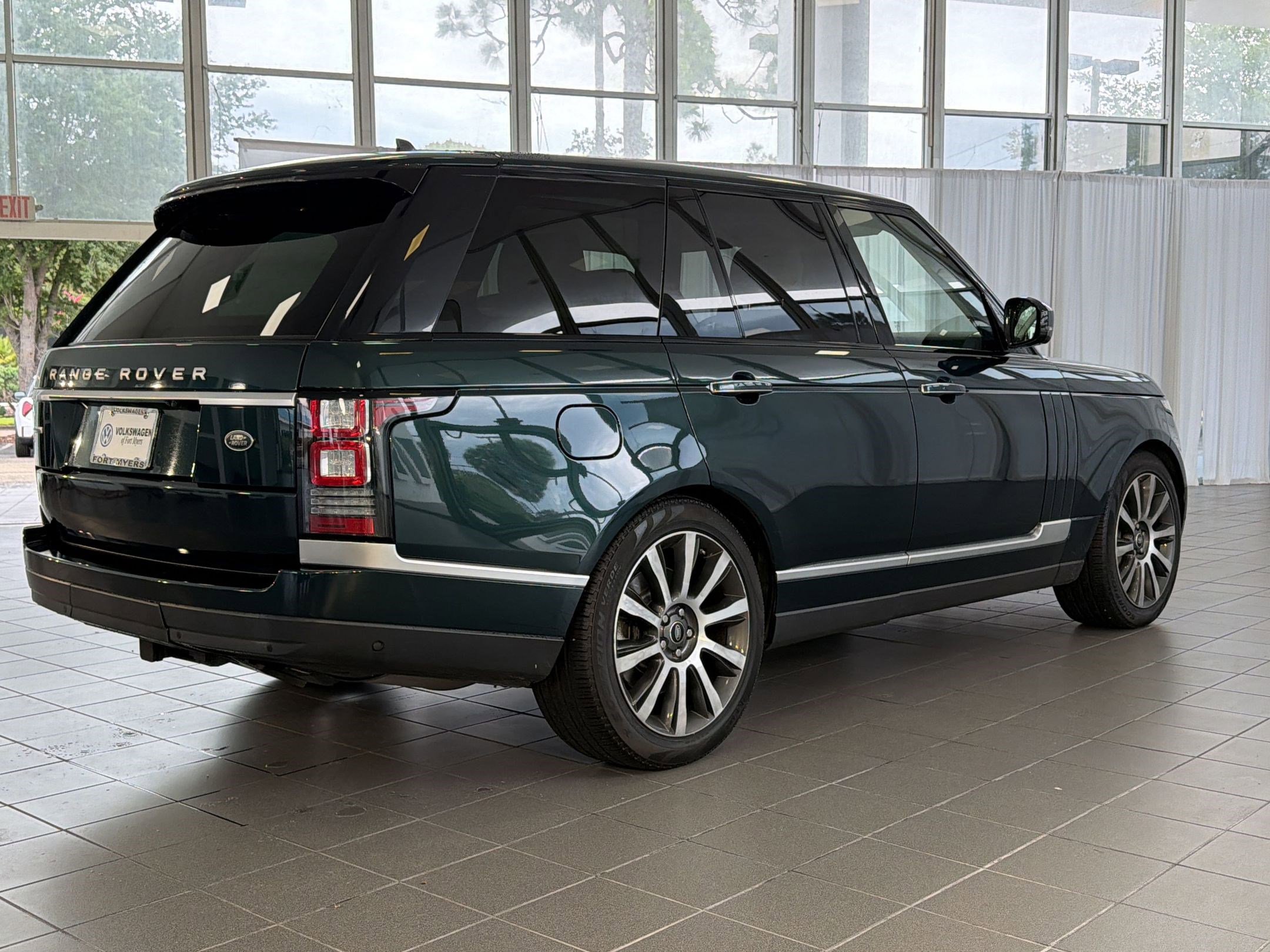 Used 2016 Land Rover Range Rover Autobiography AWD/4WD image 9