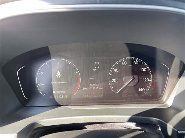 Used 2025 Honda Pilot Sport image 15