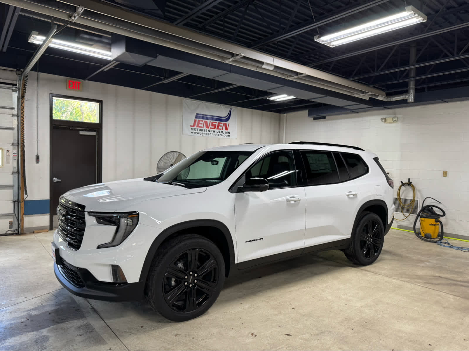 New 2026 GMC Acadia Elevation image 1