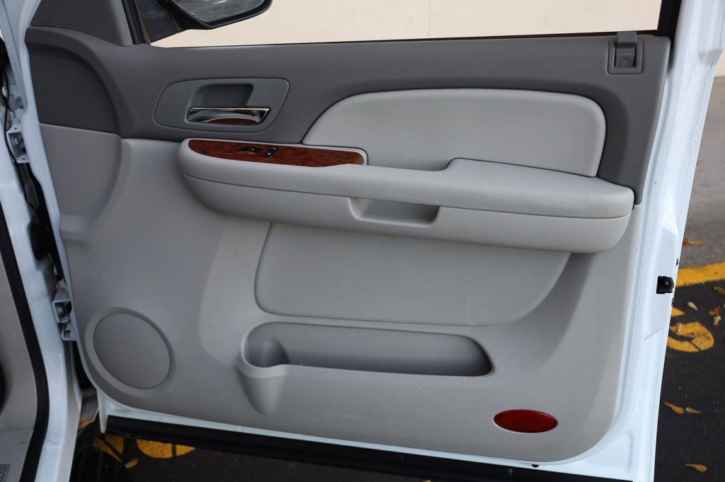 Used 2008 Chevrolet Suburban LT w/ LT Preferred Equipment Group image 23