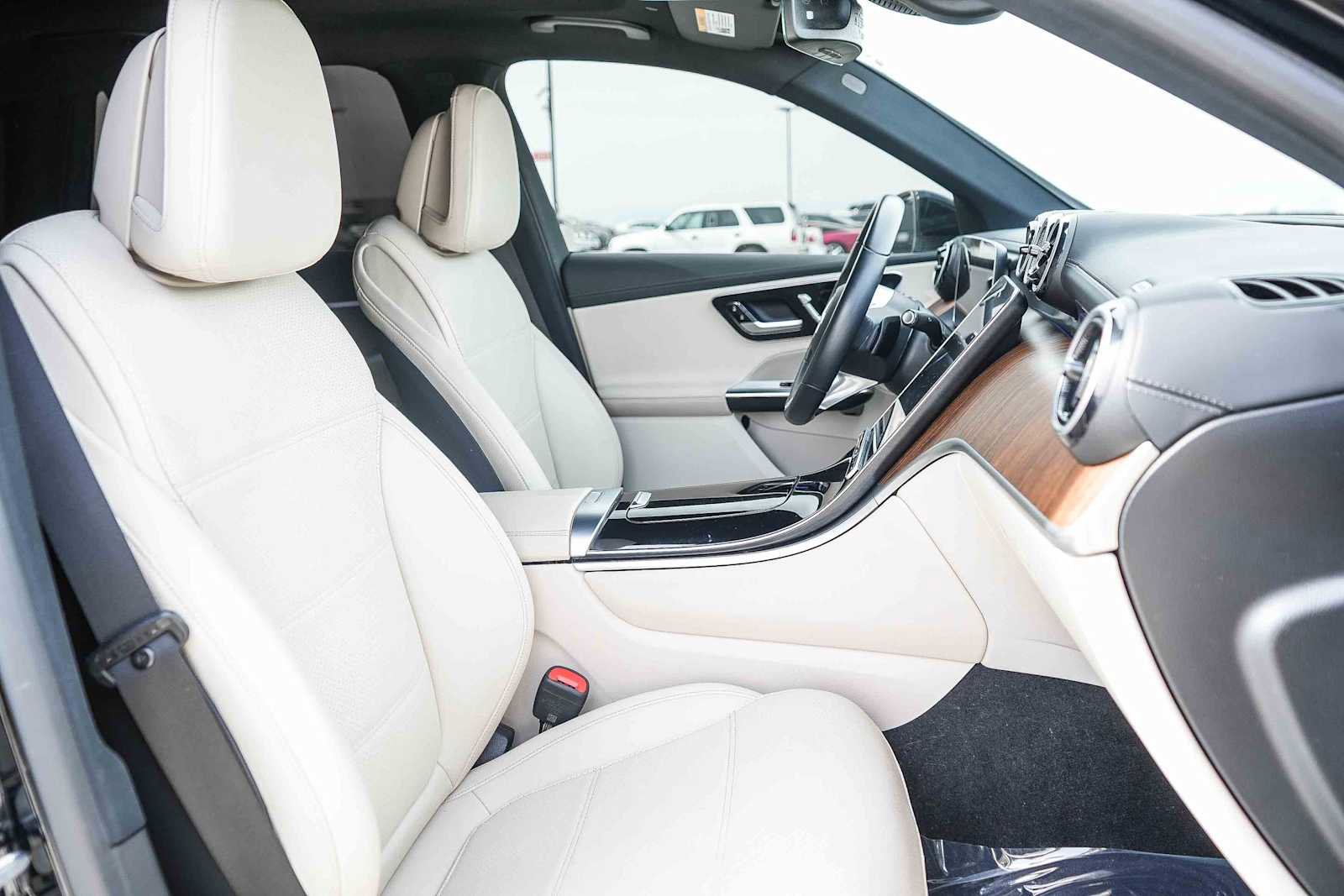 Used 2024 Mercedes-Benz GLC 300 4MATIC image 22