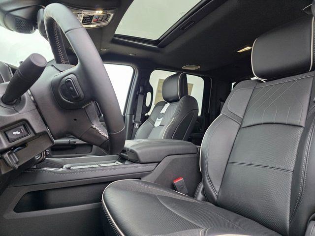 New 2025 RAM 2500 Limited AWD/4WD image 26