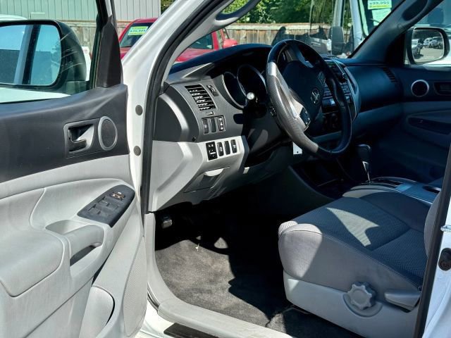 Used 2012 Toyota Tacoma 4x4 Double Cab image 12