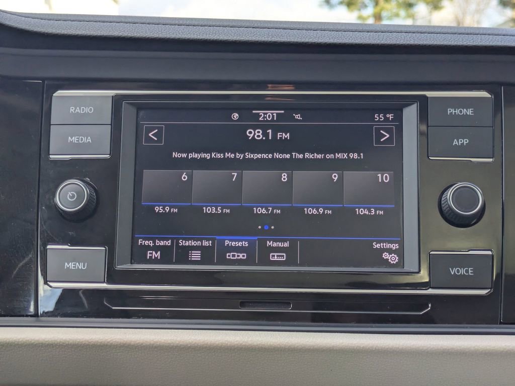 Used 2023 Volkswagen Jetta SE image 17