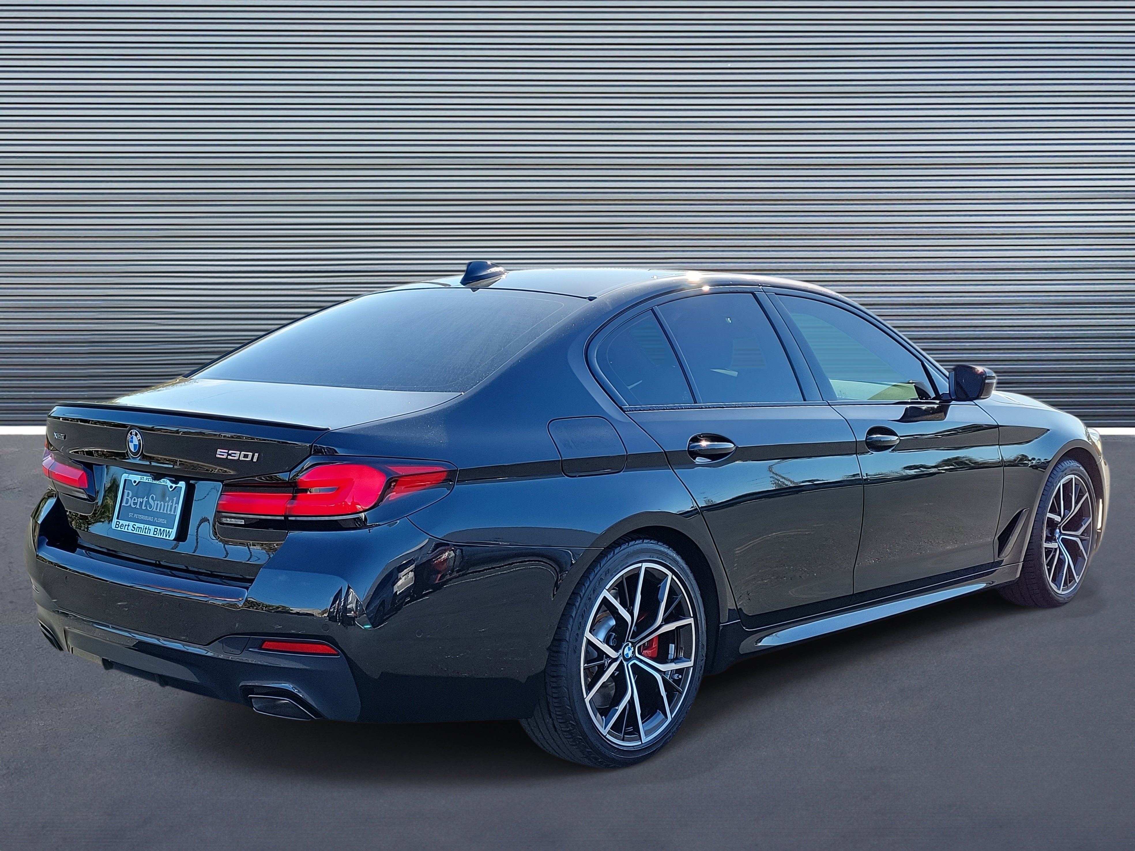 Used 2023 BMW 530i xDrive w/ M Sport Package image 3