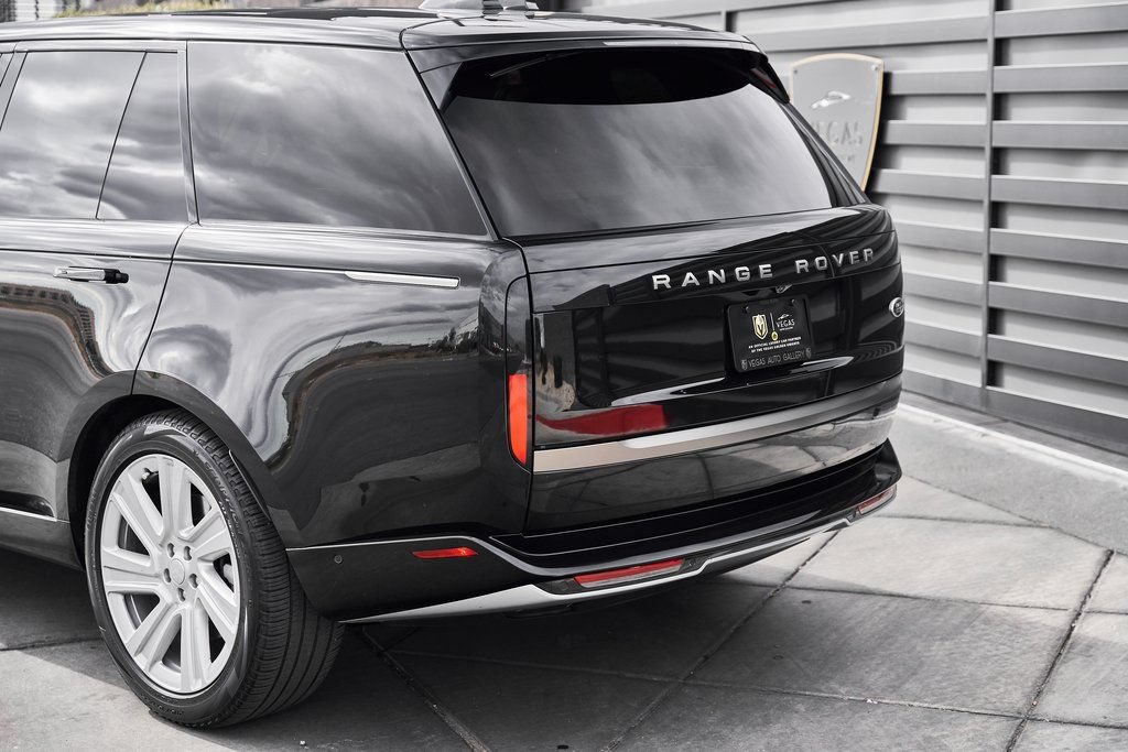 Used 2023 Land Rover Range Rover SE AWD/4WD image 9
