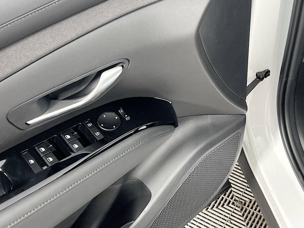 New 2025 Hyundai Santa Cruz SEL image 16