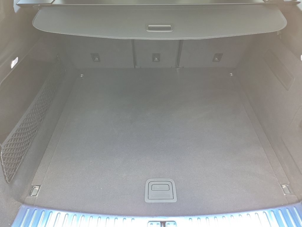 Certified 2025 Porsche Cayenne AWD/4WD image 17